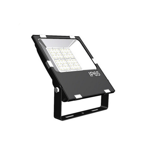LED投光器にはどのような特徴があり、どのような分野で活用できるのでしょうか？